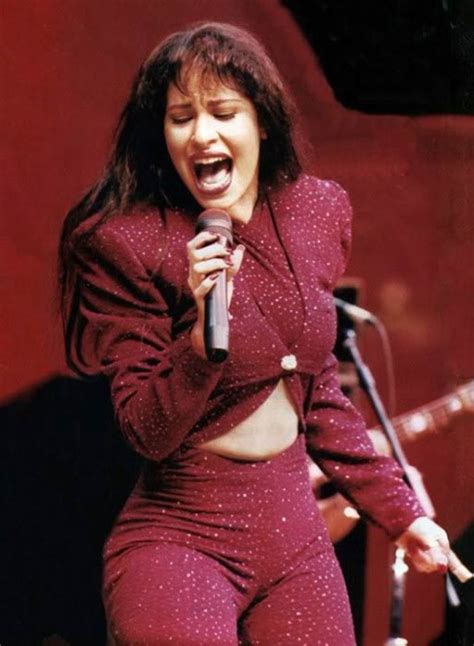 how tall is selena quintanilla|Selena Quintanilla